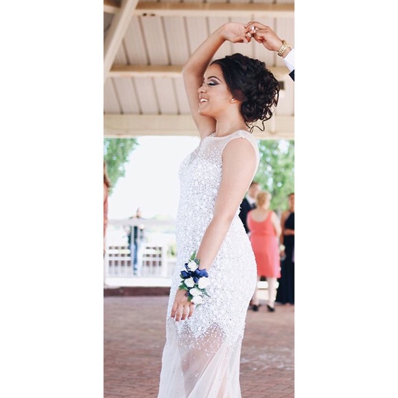 JOVANI PROM BEADED ILLUSION DRESS✨ - Picture 5 of 7